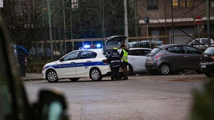 Il blocco delle auto a Roma,  i paradossi del divieto che deprezza le auto e non pulisce l'aria