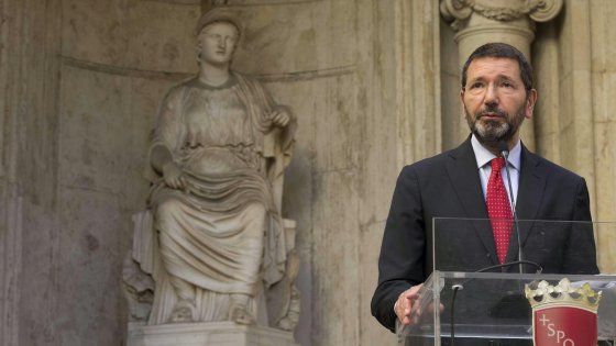 Capitale sede vacante e nei giorni della bufera Marino scrive memorie tra il Texas e i Caraibi