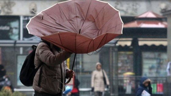 Maltempo in Lombardia: temporali e vento su tutta la regione. Monitorati Seveso e Lambro