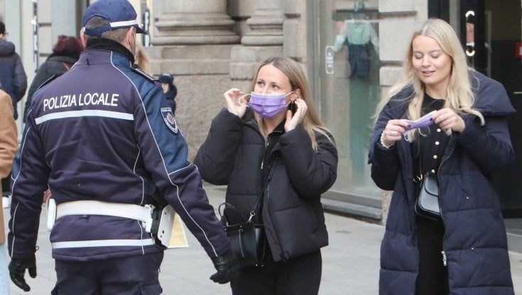 Super Green Pass, fino a mille euro di multa per chi sale su un autobus senza la certificazione verde