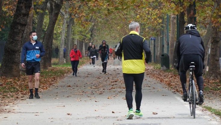 Stretta nei controlli nel weekend in parchi e strade contro gli assembramenti