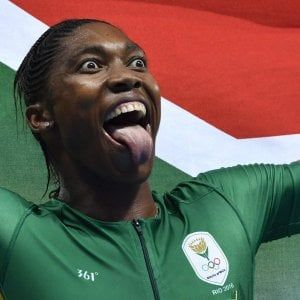 Atletica, la Semenya domina: ma il suo oro continua a far discutere