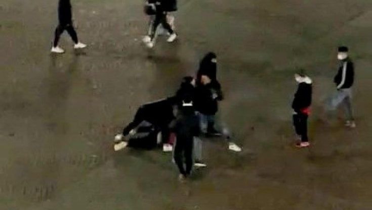 Melegnano, due risse in 24 ore tra ragazzi. Il sindaco: "Non vanno a scuola e si sfogano così"