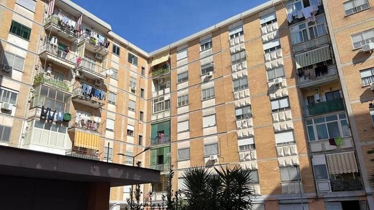 Bimba sbranata ad Acerra, il pm indaga sul cellulare del padre