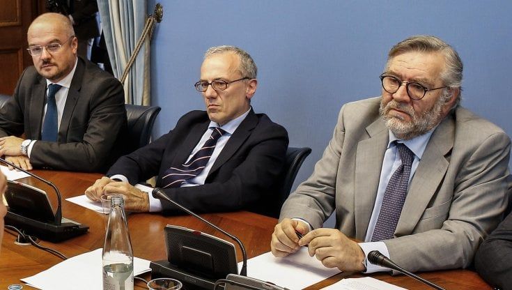 Copasir, la lettera di Fico e Casellati: serve accordo tra forze politiche. L'ira di Fdi