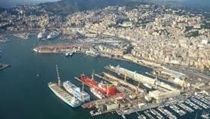La resistenza civile dei portuali genovesi corrisponde al sentire largo della città