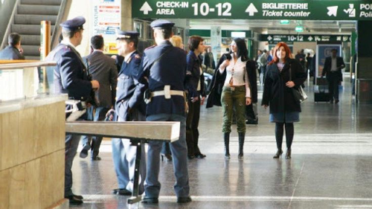 Traffico a picco negli aeroporti: passeggeri in calo fino al 65%