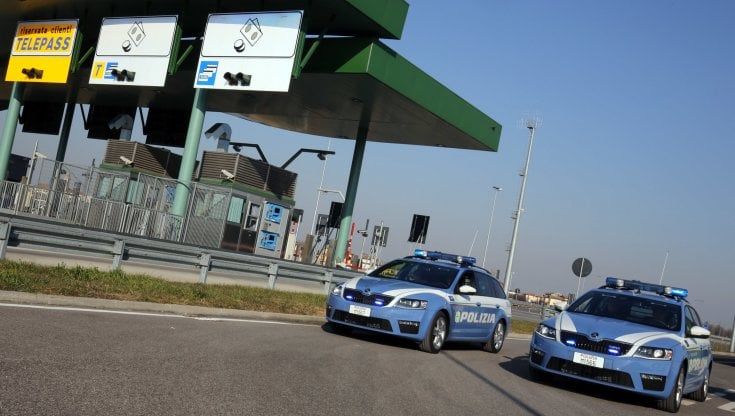Camionista ubriaco e in contromano sulla Brebemi: la polizia chiude l'autostrada per bloccarlo