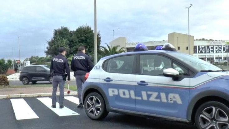 Acilia, la legge del pusher albanese: molotov, minacce e pestaggi per un debito di 1000 euro