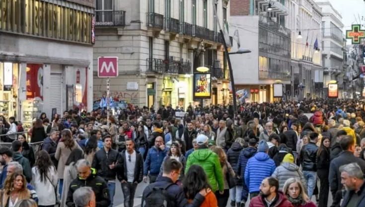 Napoli, la Pasqua del turismo: il Comune potenzia pulizie, controlli e taxi