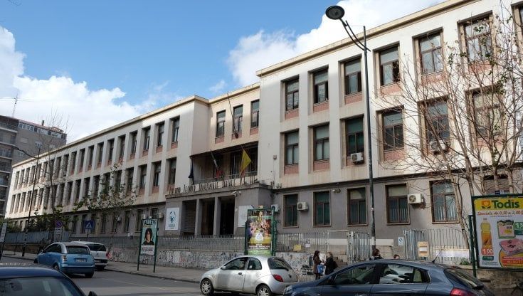 Orlando e Pif, via il nome Vittorio Emanuele III dalle scuole di Palermo