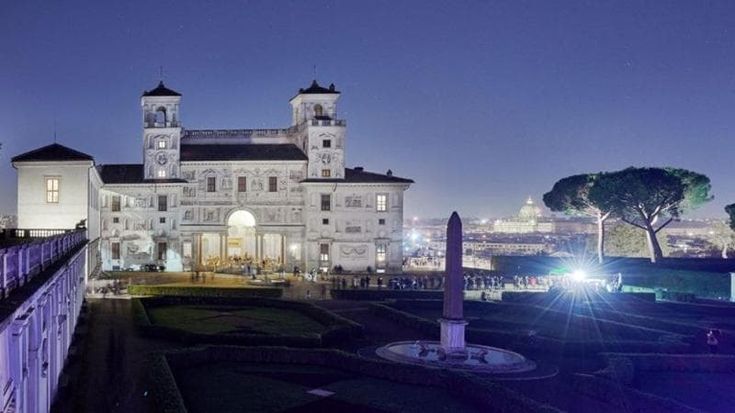Notte bianca a Villa Medici, ingresso gratuito tra installazioni e spettacoli per grandi e piccini