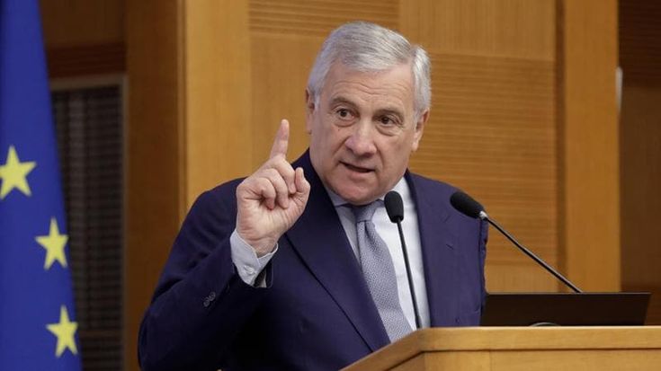 Leader eletto dagli iscritti. La svolta di Tajani apre il derby di FI in Sicilia