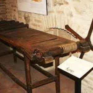 Tortura, la si pratica in met&agrave; dei paesi del mondo, in Italia l'ha subita un rifugiato su tre