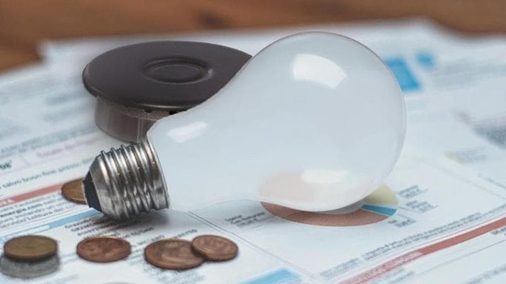 Ecco come tagliare le bollette di luce e gas