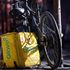 Glovo aumenta il salario ai rider per uscire dal commissariamento