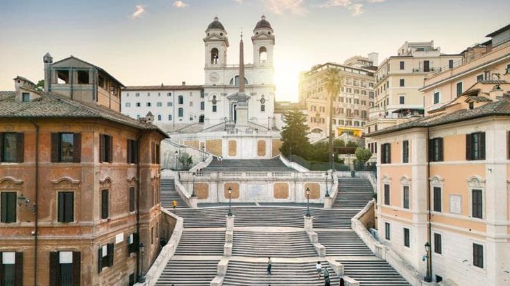 Cade dalle scale di Trinità dei Monti, la Cassazione: “Nessun risarcimento, doveva stare attenta”