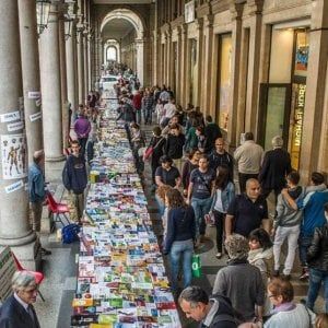 Torino: al via Portici di Carta, la libreria più lunga del mondo