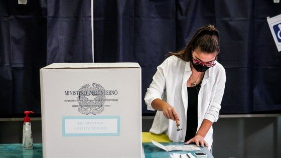 Referendum, in Lombardia il Sì oltre il 68%. Exit Poll Comunali: a Mantova vantaggio centrosinistra, a Lecco centrodestra