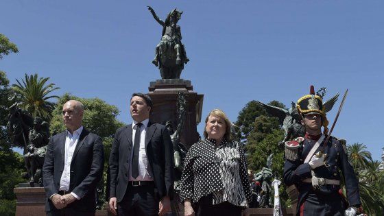 Argentina, Renzi a Buenos Aires: "Scusate il ritardo di 18 anni"