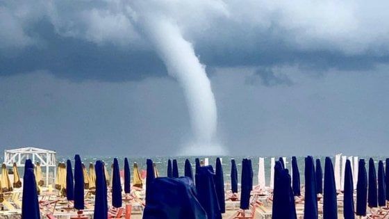 Maltempo: pioggia e trombe marine in Riviera