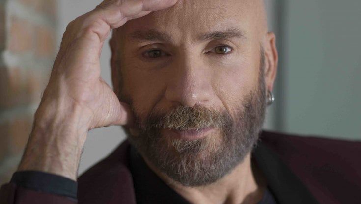 Mario Venuti canta Nada in chiave samba