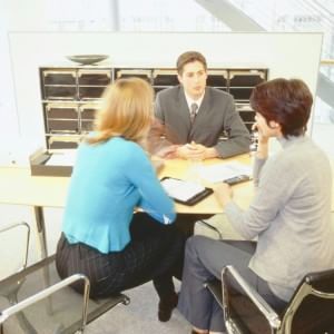 Meno lavoro e stipendio più basso: le cifre in calo dell'occupazione femminile
