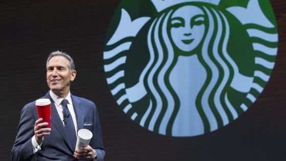 Howard Schultz: "Assunzioni, welfare e un caffè tutto nuovo. Così Starbucks scommette sull’Italia" 