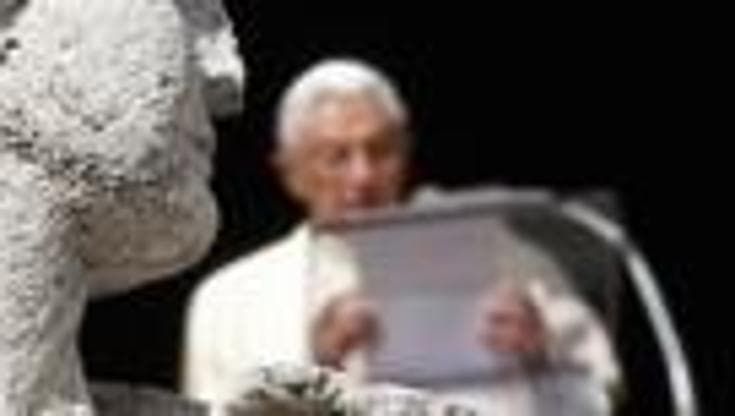 Il Papa ai fedeli: "Oggi i miei occhi non funzionano bene"
