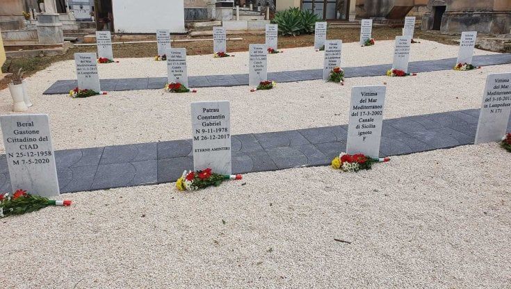 Migranti, per le vittime della strage di Lampedusa nuova sepoltura dopo lo sfratto