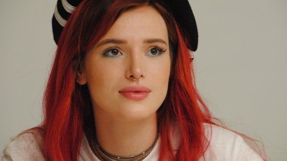 Bella Thorne, vive di social ma ha le idee chiare: "Che libertà di parola non sia libertà di odio"