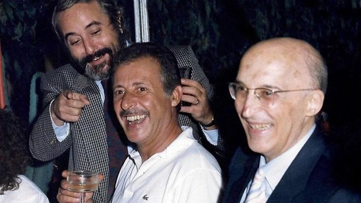 A teatro il figlio interpreta il babbo magistrato Nino Caponnetto, “Amuninni, storia d’amore e di mafia”