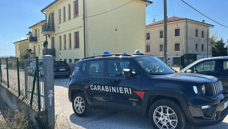 Il 28enne accoltellato: “Mi ha chiesto da bere, poi mi ha colpito. Mi sono salvato fingendomi morto”