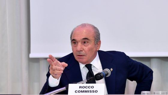 Fiorentina, Commisso bacchetta Chiesa: "Ci siamo rimasti male, ancora non l'ho sentito"