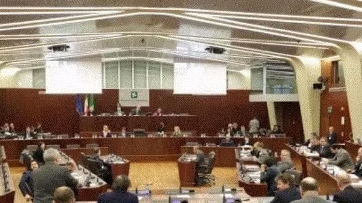 Consiglio regionale della Lombardia, quei 31 ordini del giorno fotocopia presentati dalla maggioranza per assegnare soldi agli ospedali