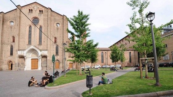 Cani, biciclette e bagni pubblici: nuove regole per l'arredo urbano