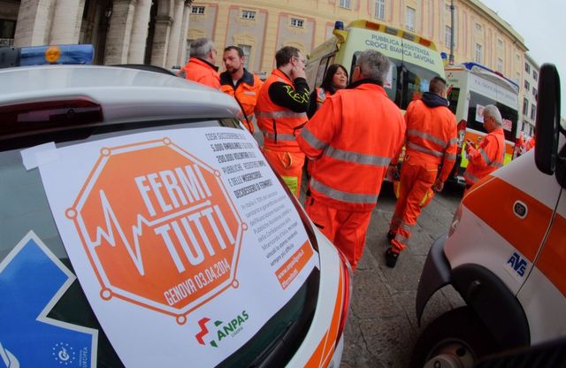 La protesta delle cento sirene<br />"Rinnoviamo l'accordo con la Regione"