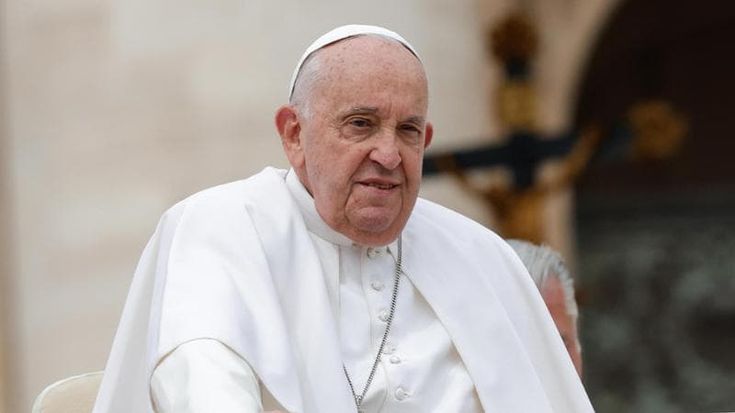 Francesco è il Papa delle meraviglie Ed ecco a voi tutti i dettagli morbosi