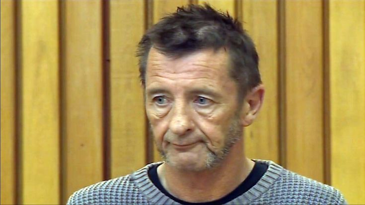 Phil Rudd, batterista AC/DC, accusato di aver assoldato un killer