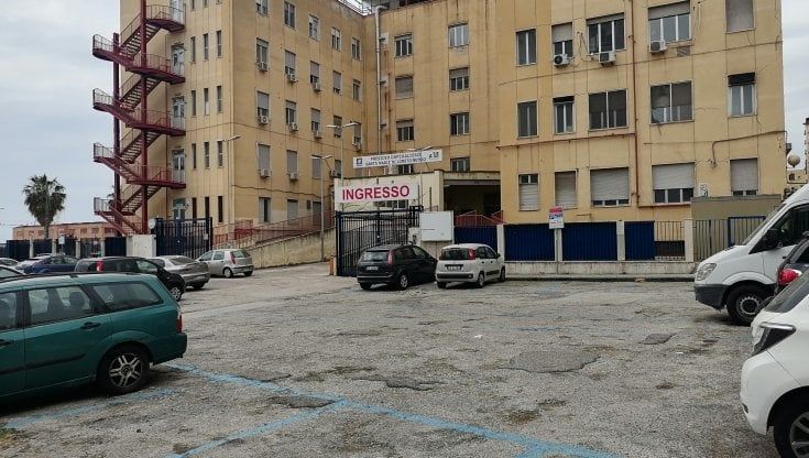 Napoli, deserto Loreto Mare. I medici: "Che spreco"