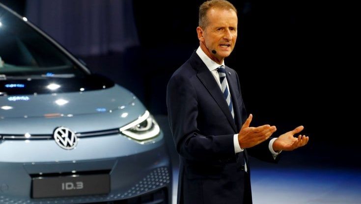 Volkswagen-Diess, la storia continua con 90 miliardi per l'elettrica