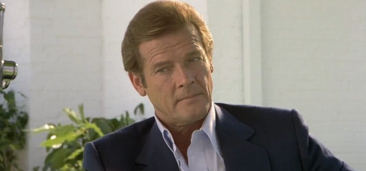 È morto Roger Moore, sette volte James Bond. L'agente segreto che riuscì a "battere" Connery