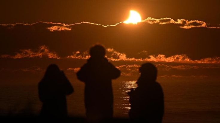 Il manager che gira il mondo inseguendo le eclissi