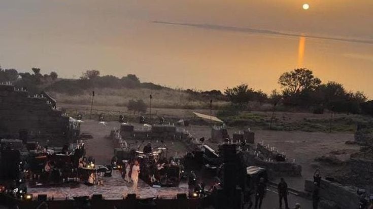 “Vivere l’alba insieme” con Biagio Antonacci, che spettacolo a Tindari al sorgere del sole