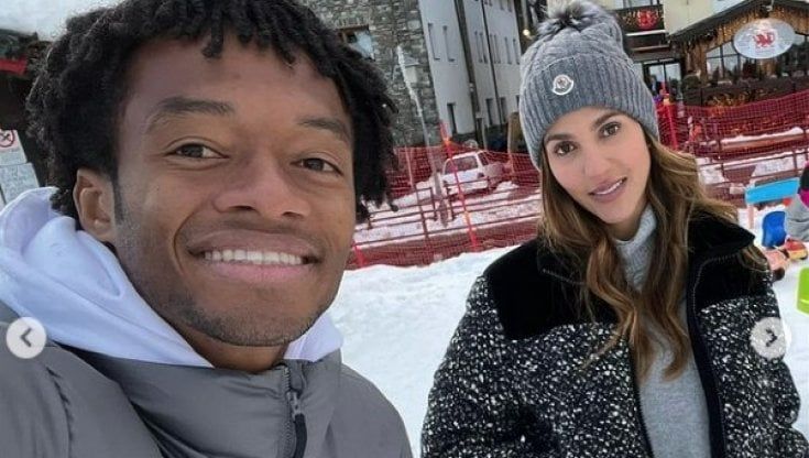 Juventus, Cuadrado sulla neve dopo Pogba: i video con lo slittino fanno infuriare i tifosi
