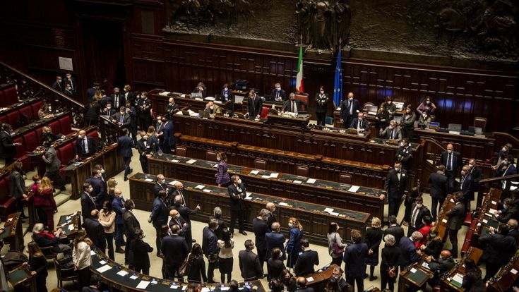 Le ironie dei deputati M5S: “Finirà che i nostri espulsi li candida tutti Conte”