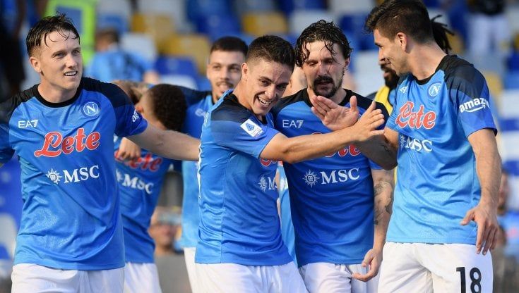 Napoli, la staffetta del gol funziona: Raspadori si è sbloccato, in Champions tocca a Simeone