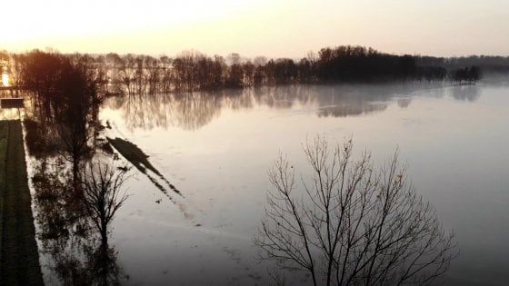 Parmense, passa la piena del Po: evacuazioni nelle aree golenali 