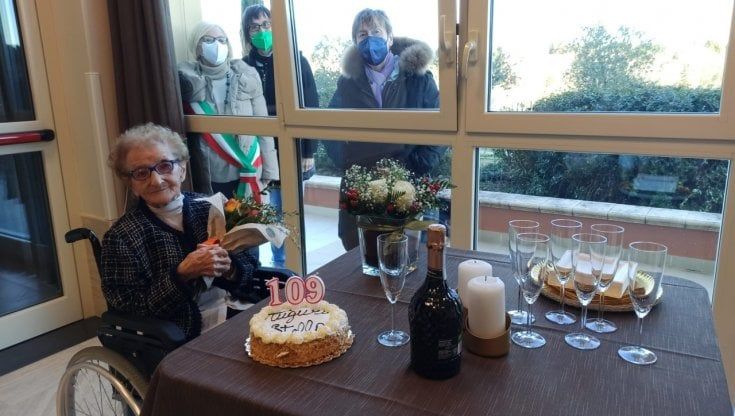 Muore a 109 anni Estella Caprotta, la sarta delle star del cinema