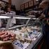 Istat, le vendite al dettaglio cadono del 3,5%: crollano gli alimentari
